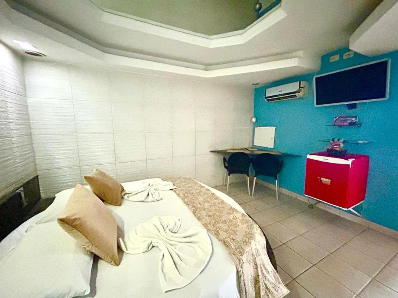 Motel Tijuca ジャボアタン・ドス・グアララペス エクステリア 写真