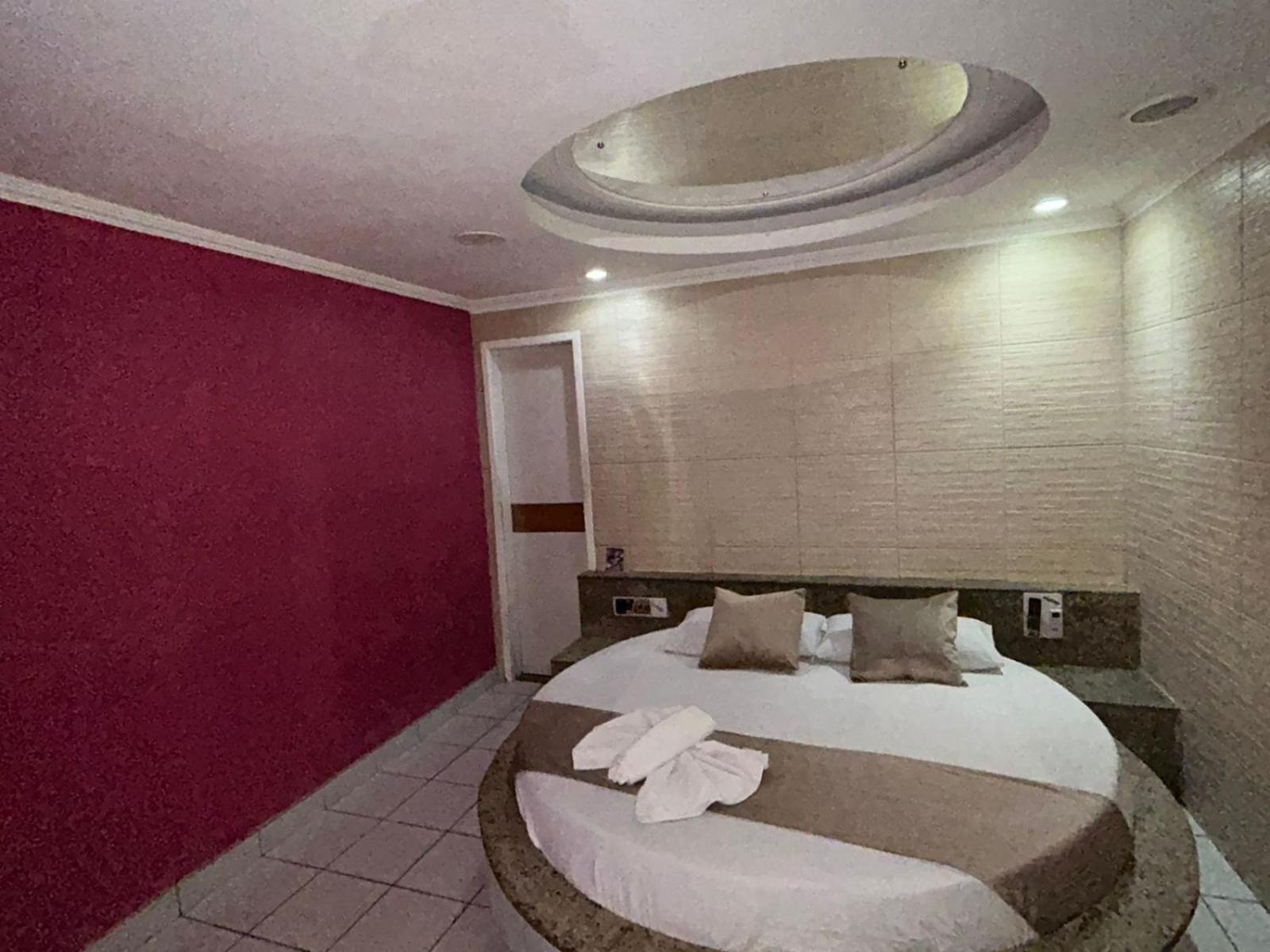 Motel Tijuca ジャボアタン・ドス・グアララペス エクステリア 写真